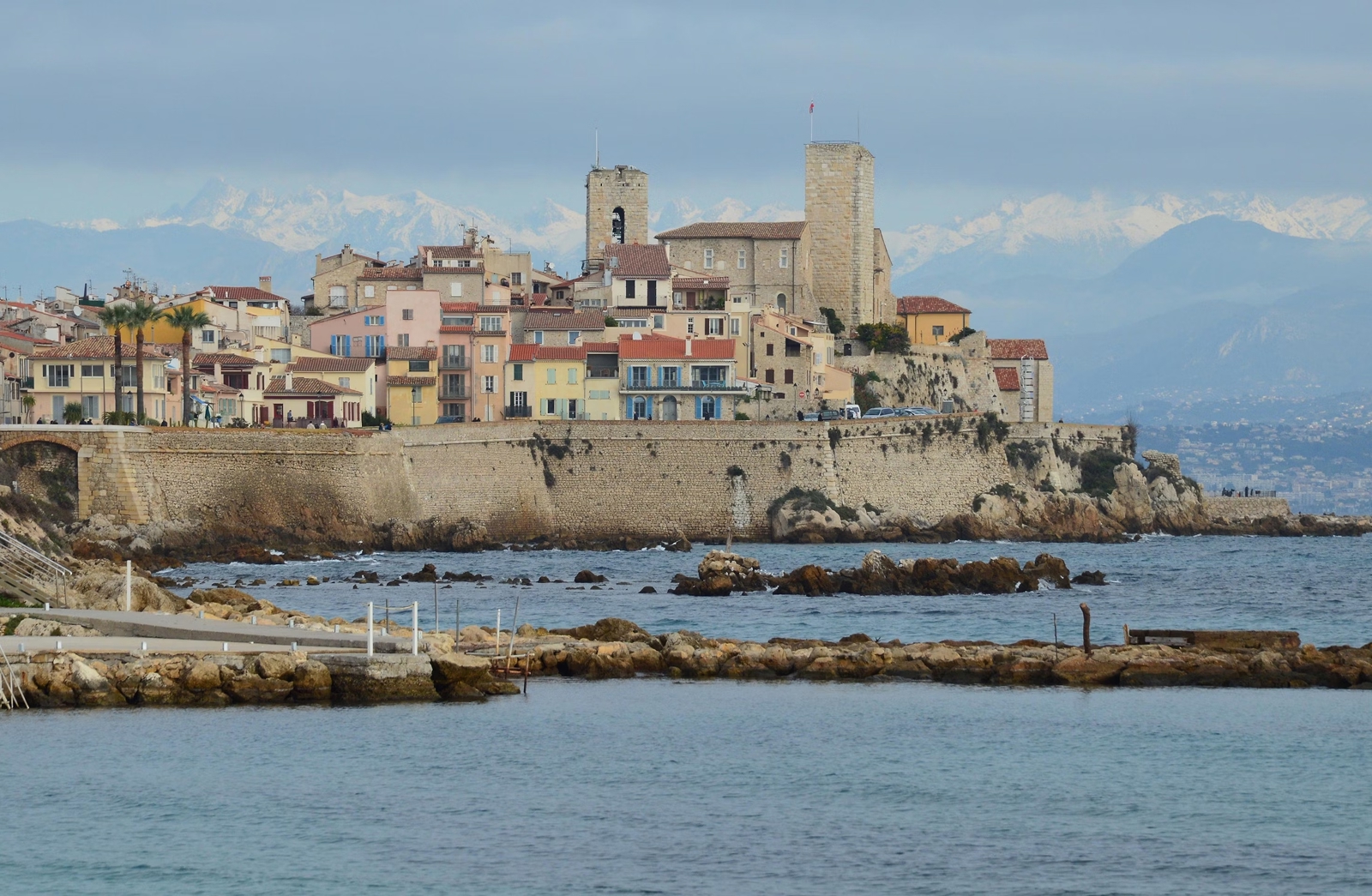 Échange de maison à Antibes : Un séjour entre charme provençal et Côte d'Azur